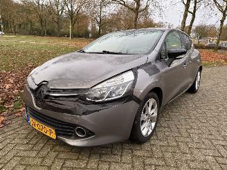 Voiture accidenté Renault Clio  2016/1