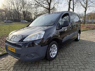 skadebil auto Peugeot Partner  2012/1