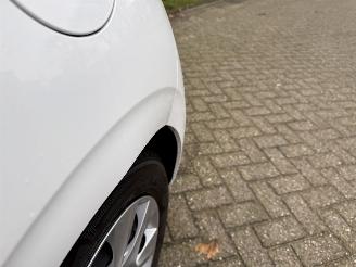 Peugeot 208  picture 9