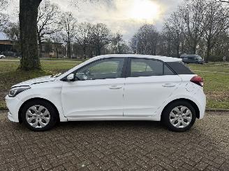 Hyundai I-20  picture 2