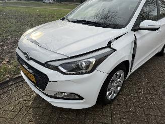 Hyundai I-20  picture 9
