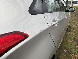 Hyundai I-30  picture 15