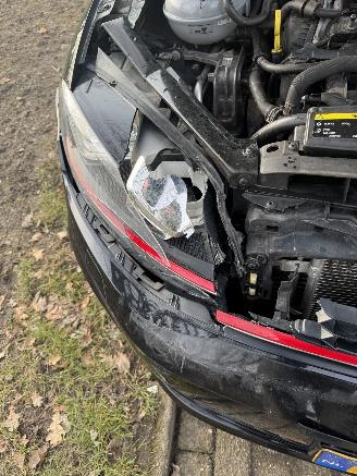 Volkswagen Golf 2.0 gti automaat picture 15