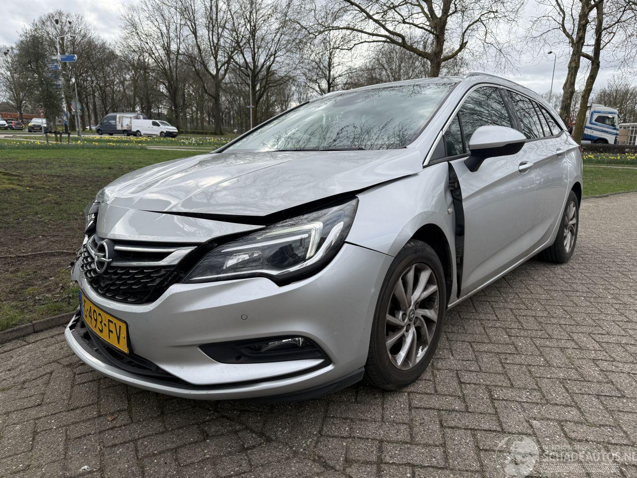 Opel Astra SPORTS TOURER+
