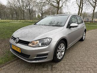 krockskadad bil auto Volkswagen Golf  2013/1