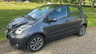 krockskadad bil auto Toyota Yaris  2010/1