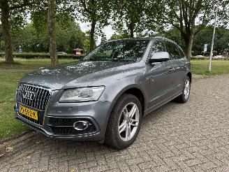 damaged passenger cars Audi Q5  2012/1