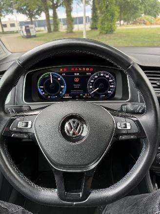 Volkswagen e-Golf  picture 18