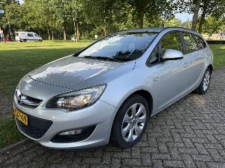Avarii autoturisme Opel Astra SPORTS TOURER 2013/1