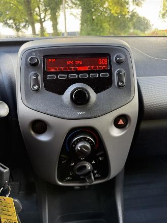 Peugeot 108  picture 24