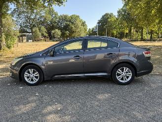 Toyota Avensis  picture 2
