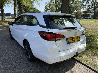 Opel Astra SPORTS TOURER+ picture 3