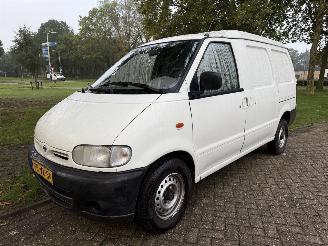 skadebil auto Nissan Vanette  2001/1