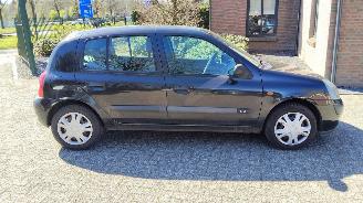 Renault Clio 1.2 comfort , 5-deurs , goed rijdend picture 3