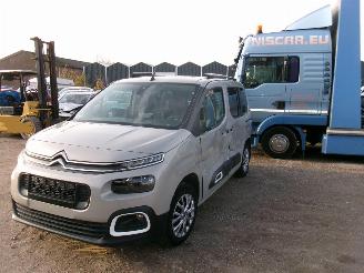 Vaurioauto  passenger cars Citroën Berlingo 1.2 New Multispace 2019/3