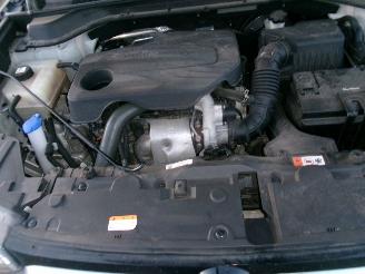 Peugeot 2008 1.2 Allure picture 28