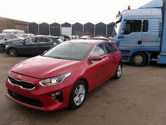 skadebil auto Kia Ceed 1.6 CRDI - Lounge HB 2020/2
