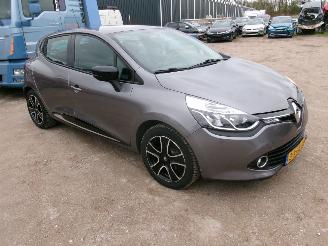 Renault Clio 0.9 Comfort 5 Drs picture 3