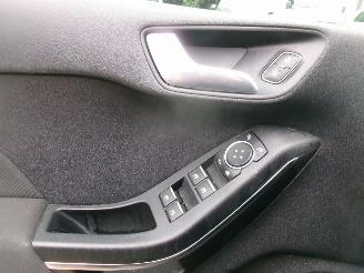 Ford Fiesta 1.0 Titanium picture 26
