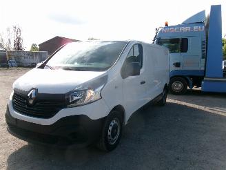 krockskadad bil bedrijf Renault Trafic 1.6 Dci Comfort 2019/4