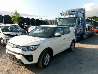 Voiture accidenté Ssang yong Tivoli 1.5 Comfort - Automatic 2022/12
