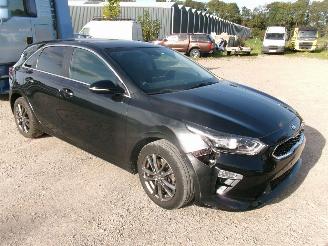 Kia Ceed 1.0 5 DRS HB Lounge picture 3