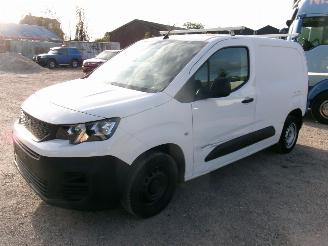 Peugeot Partner 1.5 D Pro Bestelwagen picture 2