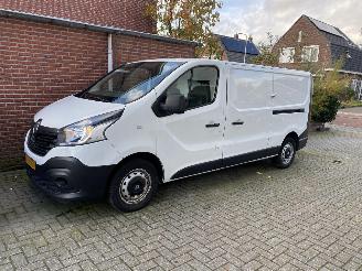 Schade bestelwagen Renault Trafic 2x schuifdeur WB 350cm 92KW NAVI 2017/8
