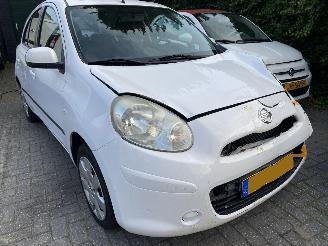 Nissan Micra Auto is Gereserveerd Automaat 1.2 72KW Dig-S Acenta Motor loopt. picture 17