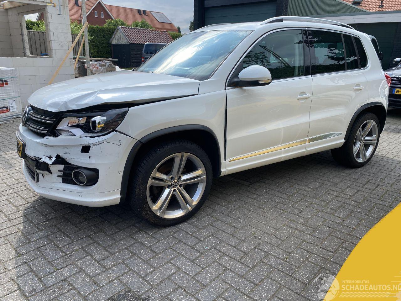 Volkswagen Tiguan 4Motion 1.4 TSi Sport&Style R-line Edition.pano/leer