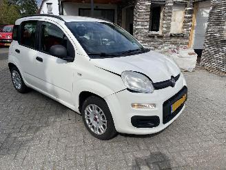 krockskadad bil auto Fiat Panda Auto is gereserveerd 0.9 TwinAir Easy 2012/10