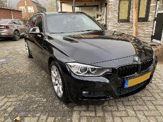 skadebil auto BMW 3-serie 330d xDrive High Executive Touring Pano 2014/10