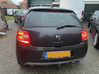 Citroën DS3 e-HDI 1.6 So Chic picture 25