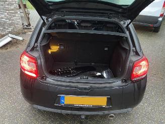 Citroën DS3 e-HDI 1.6 So Chic picture 20