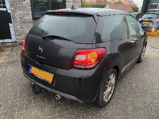 Citroën DS3 e-HDI 1.6 So Chic picture 31