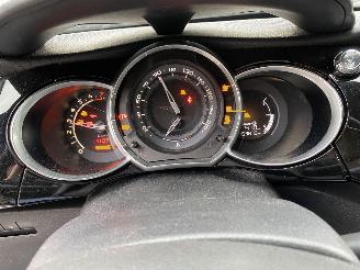 Citroën DS3 1.2 VTI Chic Motorschade picture 6