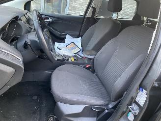 Ford Focus Auto is gereserveerd 1.5 Automaat Kombi motor probleem picture 21