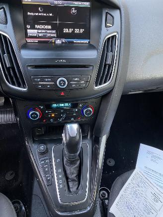 Ford Focus Auto is gereserveerd 1.5 Automaat Kombi motor probleem picture 51