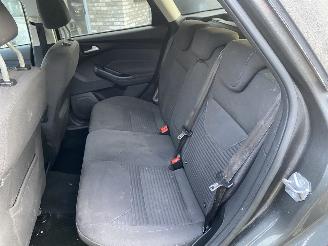 Ford Focus Auto is gereserveerd 1.5 Automaat Kombi motor probleem picture 17