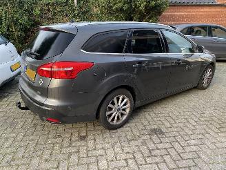 Ford Focus Auto is gereserveerd 1.5 Automaat Kombi motor probleem picture 12