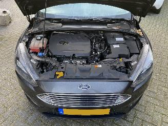 Ford Focus Auto is gereserveerd 1.5 Automaat Kombi motor probleem picture 11