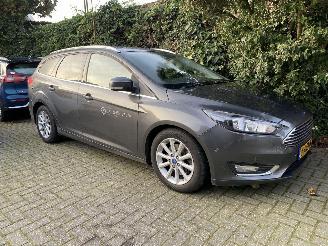 Ford Focus Auto is gereserveerd 1.5 Automaat Kombi motor probleem picture 3