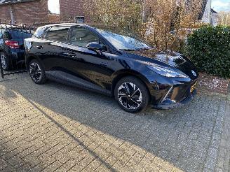 MG MG4 150KW Luxury 64 KWh picture 3