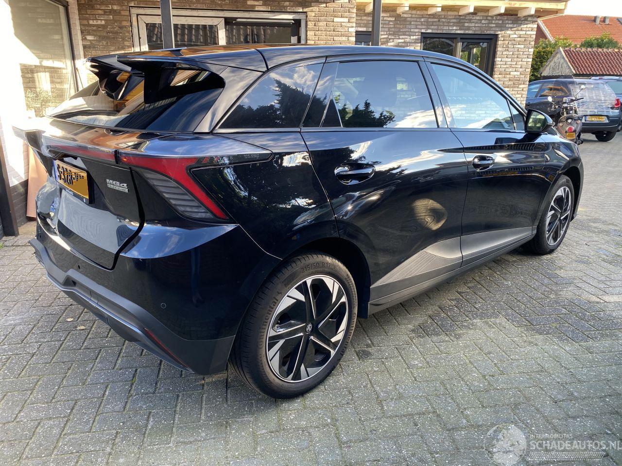 MG MG4 150KW Luxury 64 KWh