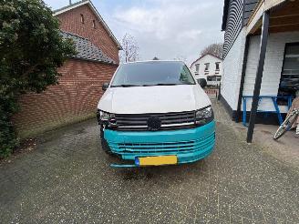 Volkswagen Transporter 2.0 TDi L2H1 Trentline 75KW 77DKM picture 13