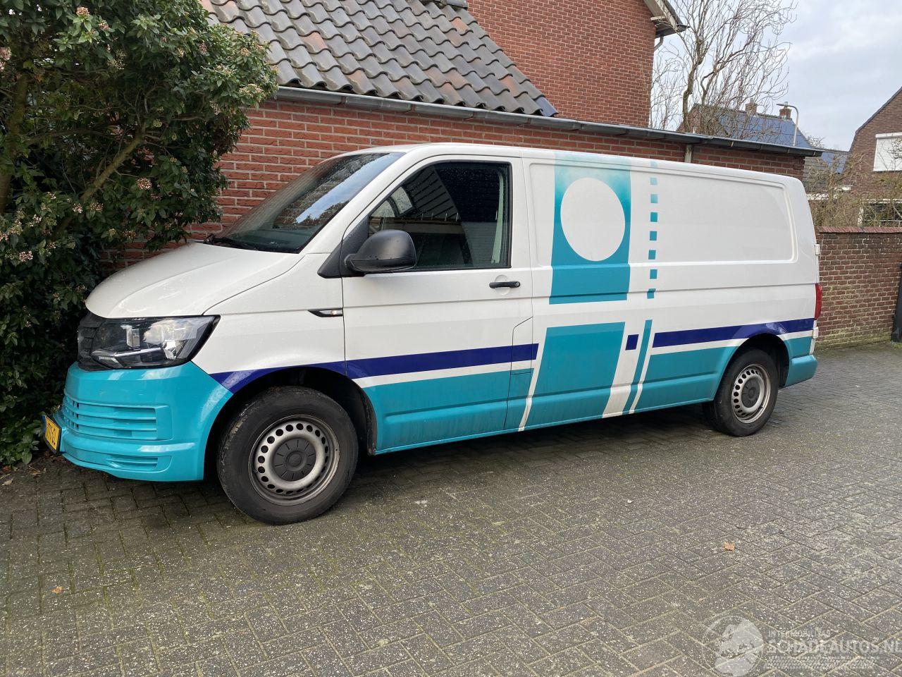 Volkswagen Transporter 2.0 TDi L2H1 Trentline 75KW 77DKM