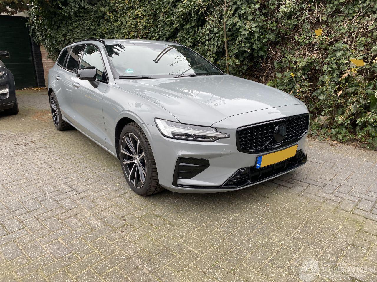 Volvo V-60 2.0 B4 Plus Bright Mild Hybrid