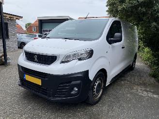 skadebil bedrijf Peugeot Expert Carrier Koeling 1.5 BlueHDi 100 Standard Pro met motorschade 2021/9