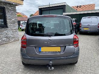 Renault Modus Automaat 1.6 82KW KORTE PRIJS. picture 11