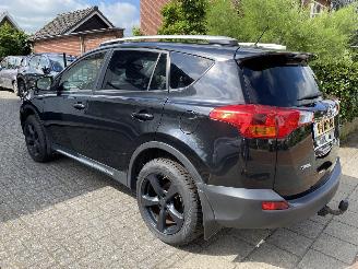 damaged passenger cars Toyota Rav-4 2.2D Style 4WD 2014/4